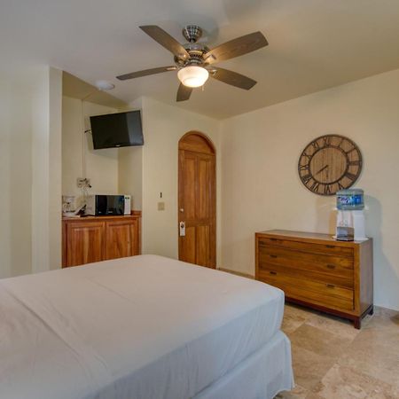 Caribe Tesoro Hotel West Bay Buitenkant foto